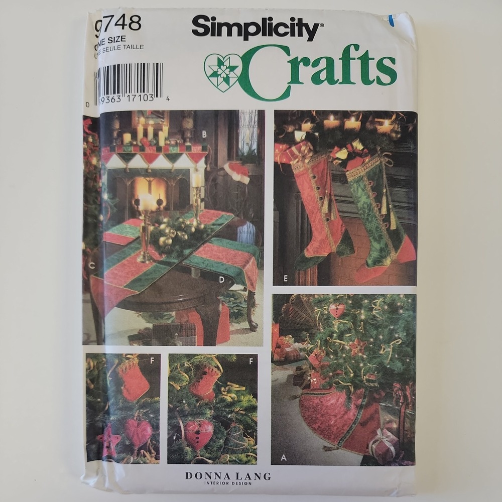 Simplicity 9748 Christmas Tree Skirt Stocking Decor Sewing Pattern 1995 UNCUT